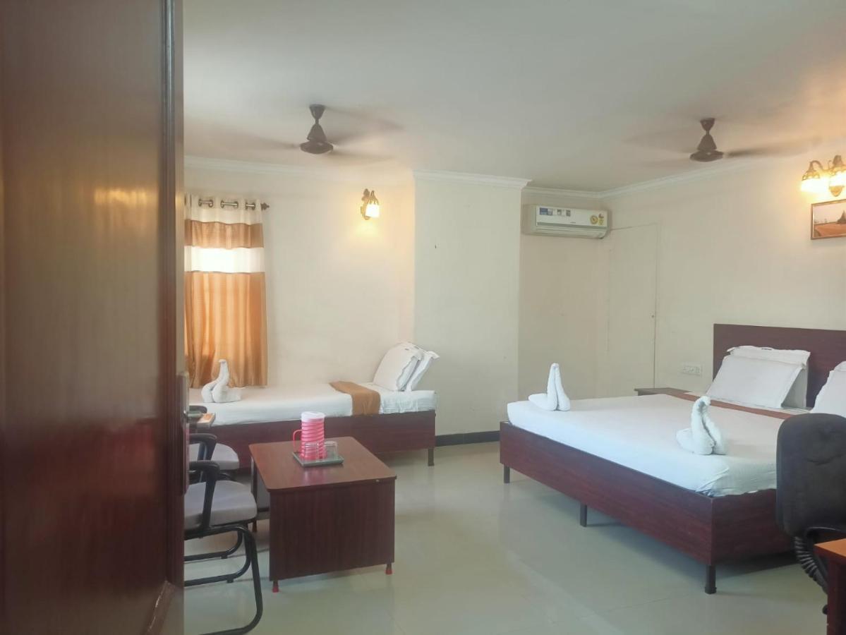 Sky Park Hotels Tirupur Exterior foto
