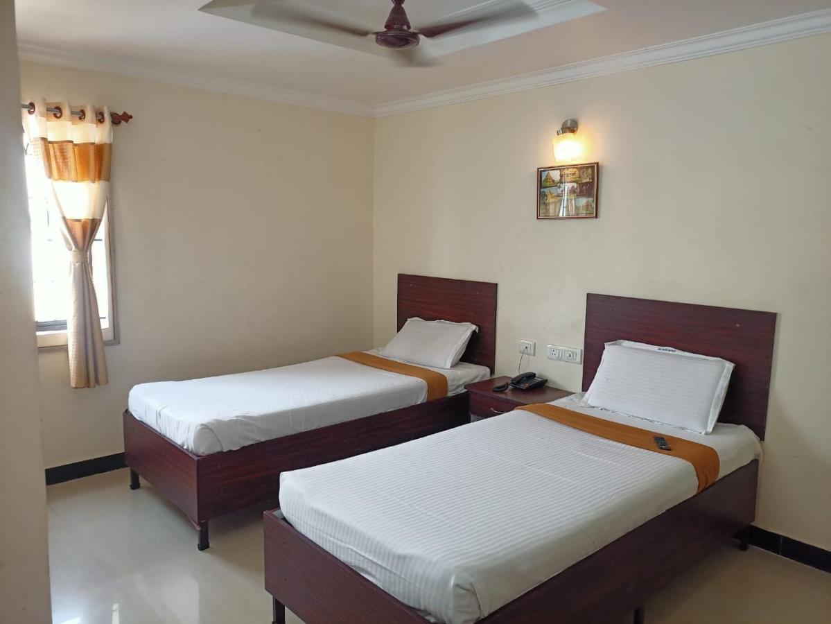 Sky Park Hotels Tirupur Exterior foto